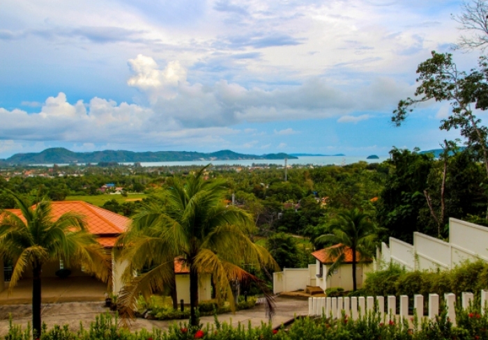 Seaview Villa in Chalong 